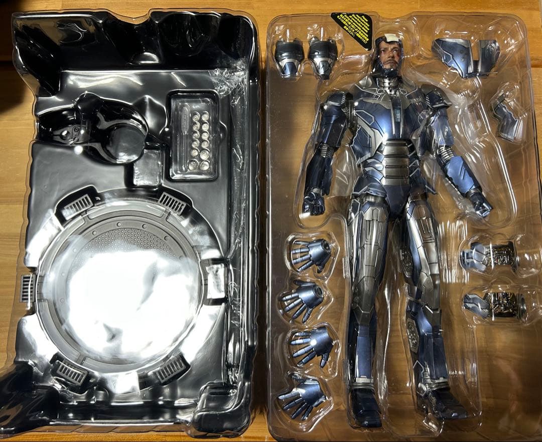 1/6ホットトイズ アイアンマン マーク40(ショットガン) FIG]アイアンマン・マーク40(ショットガン) 「アイアンマン3